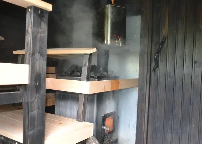 Tenon Eraekievari Moekit *